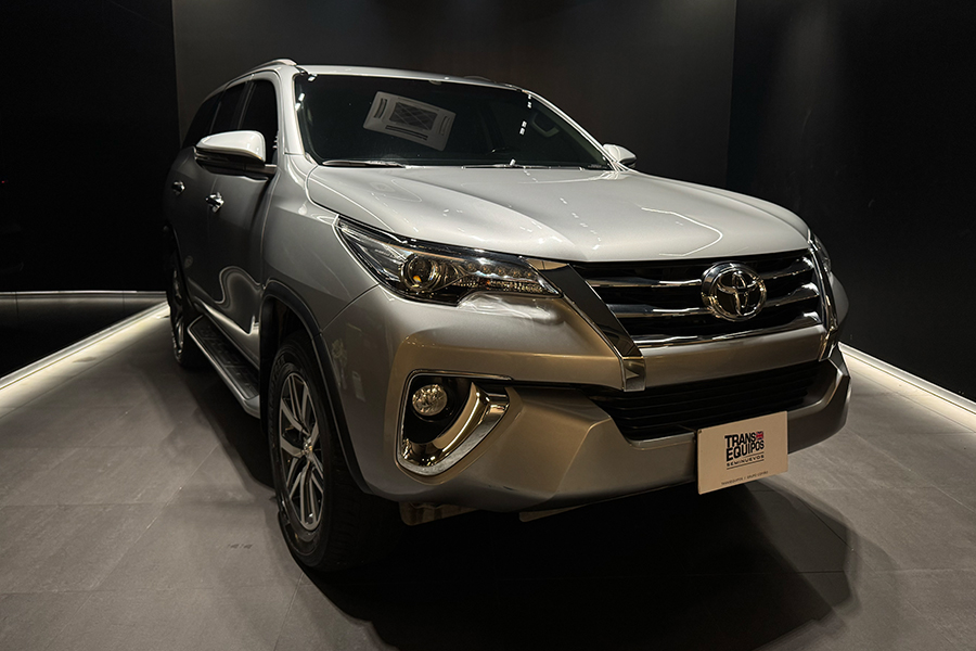 TOYOTA FORTUNER AT